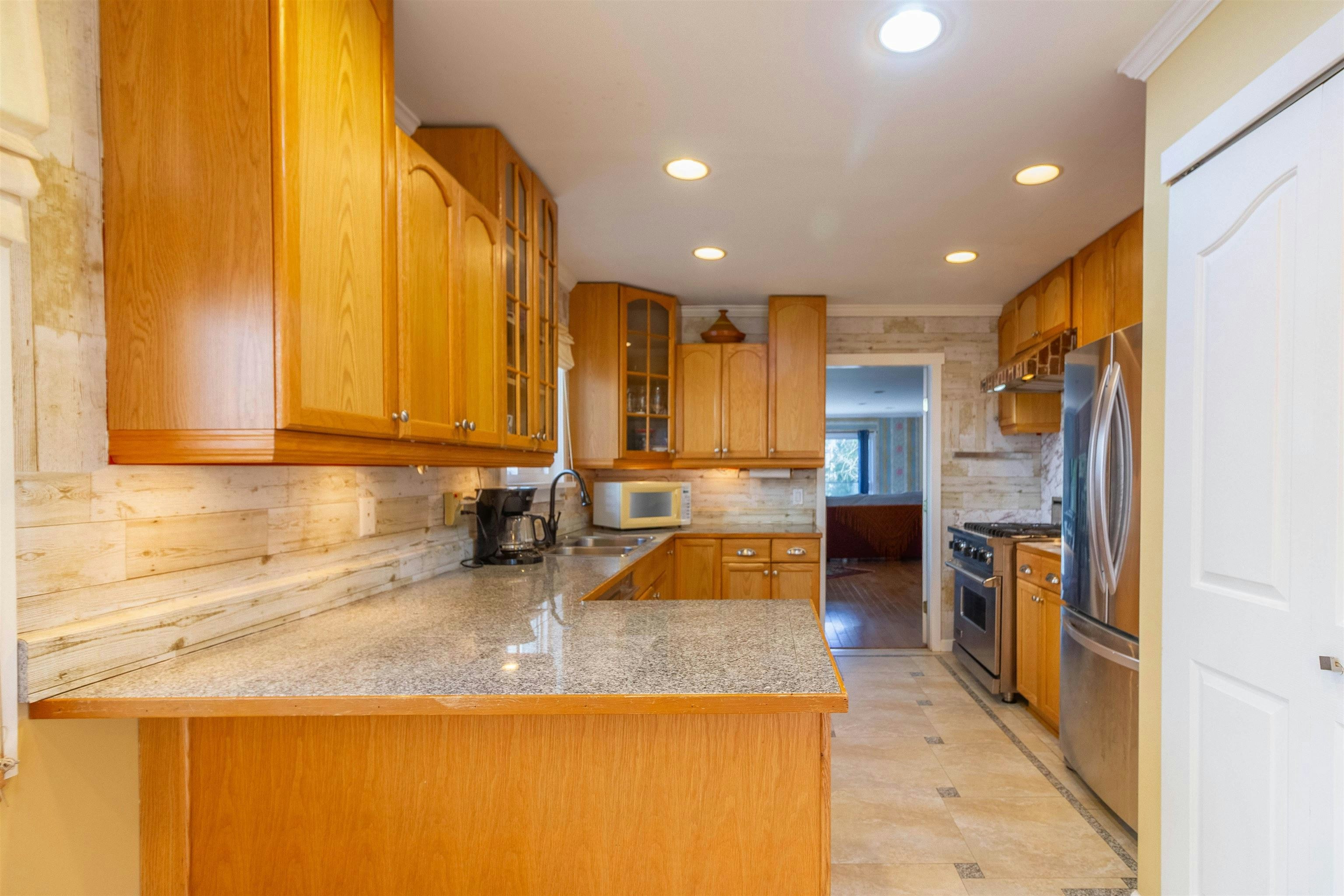 111 N Fell Avenue, Burnaby, BC, V5B 1L3 - 9