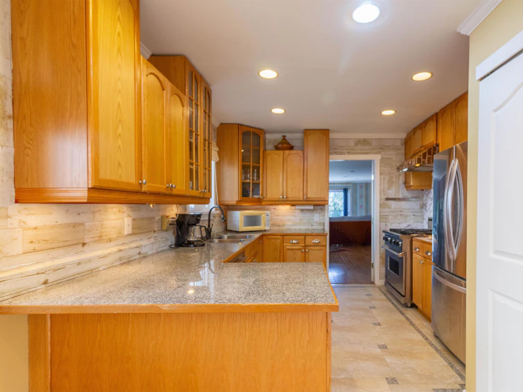 111 N Fell Avenue, Burnaby, BC, V5B 1L3 - 9