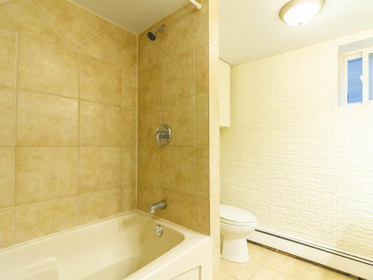 111 N Fell Avenue, Burnaby, BC, V5B 1L3 - 31