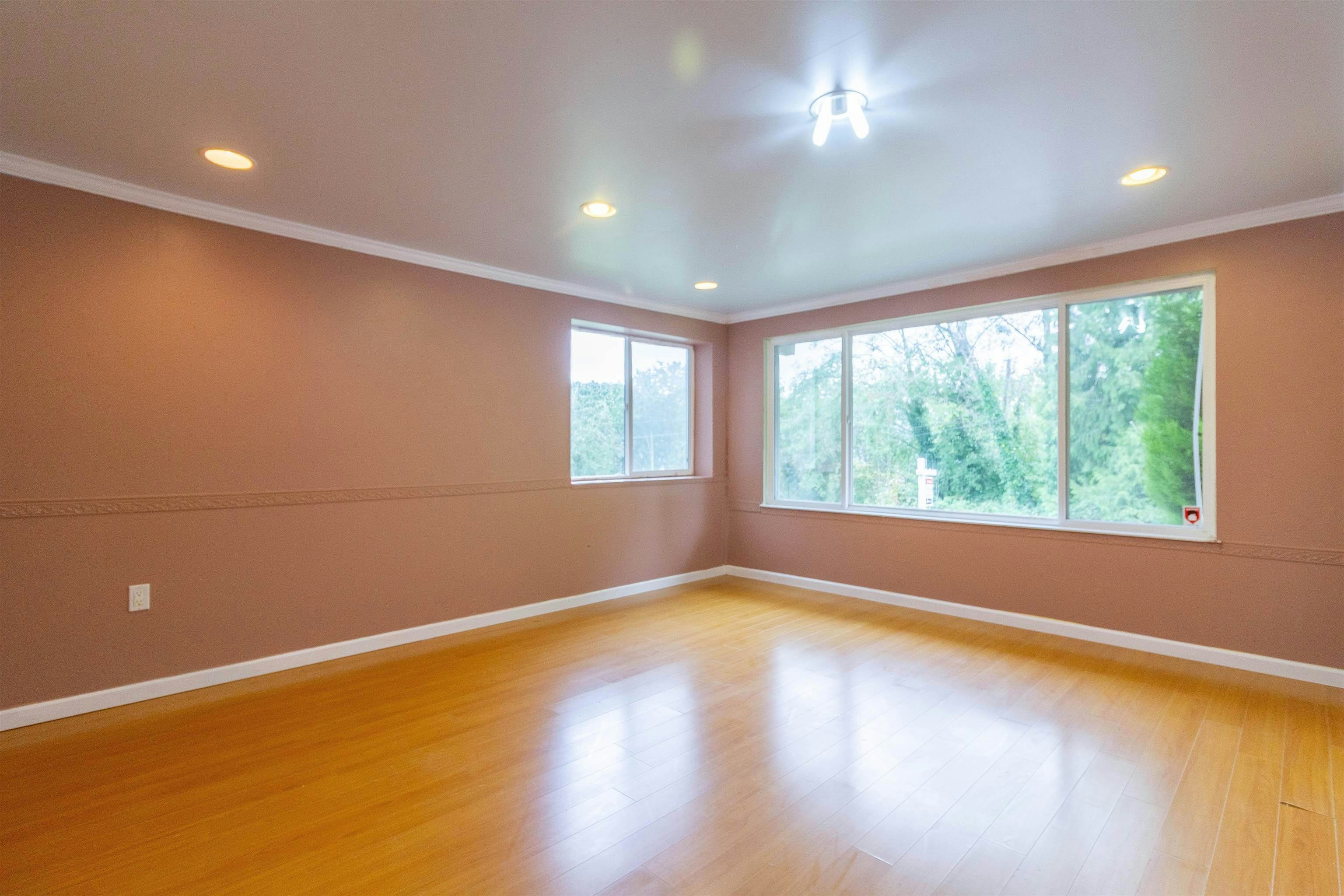 111 N Fell Avenue, Burnaby, BC, V5B 1L3 - 22