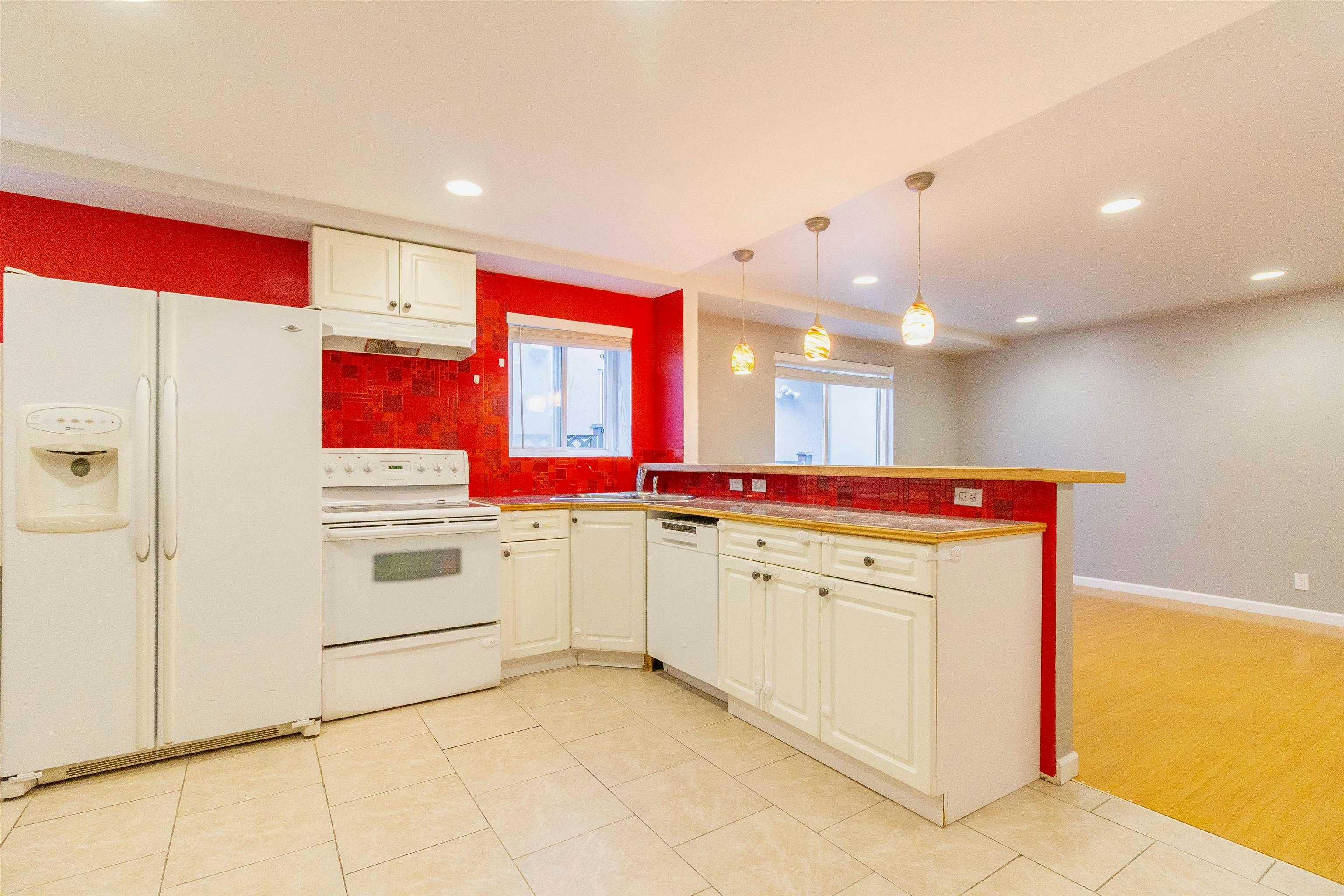 111 N Fell Avenue, Burnaby, BC, V5B 1L3 - 26