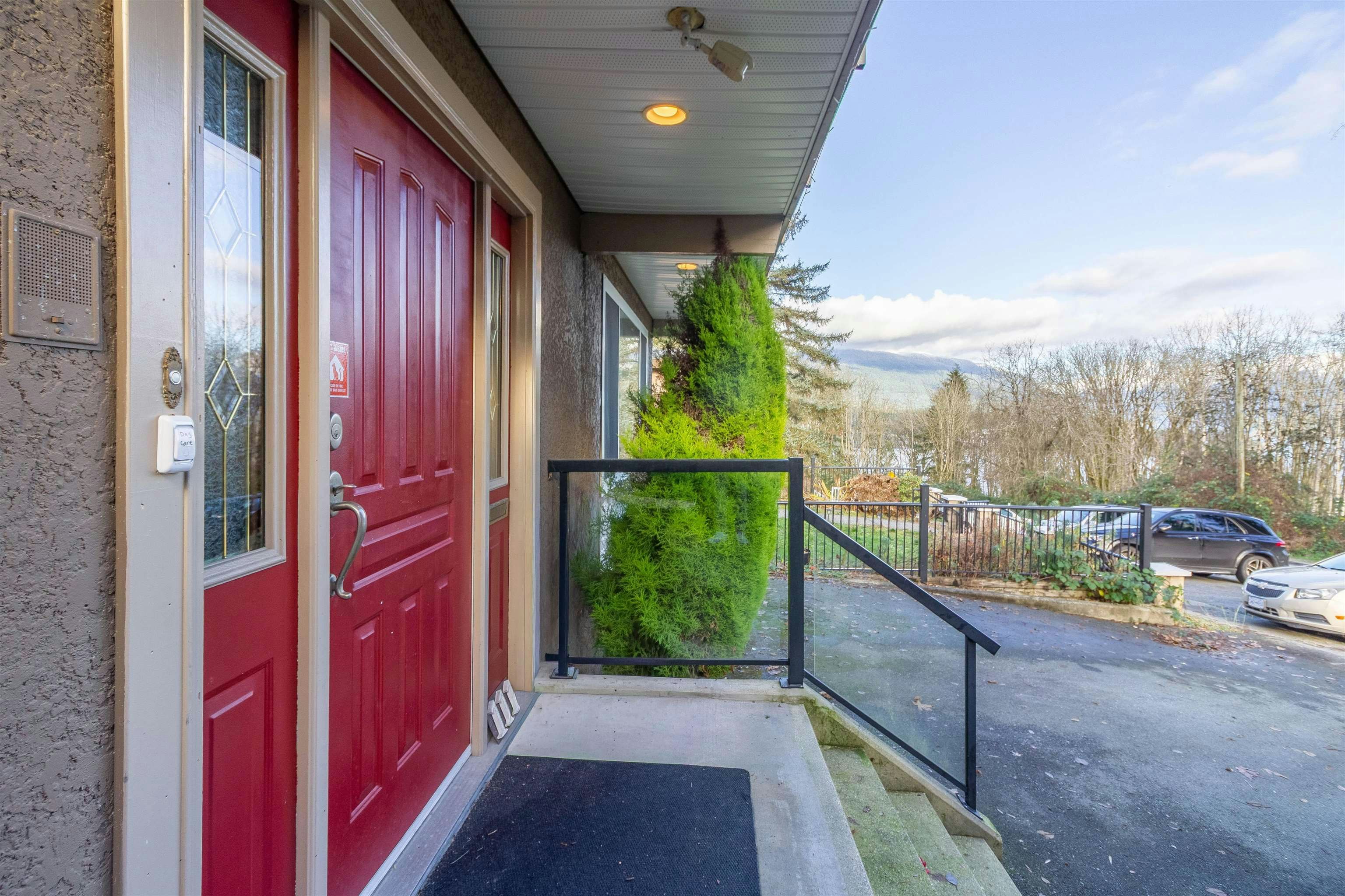 111 N Fell Avenue, Burnaby, BC, V5B 1L3 - 39