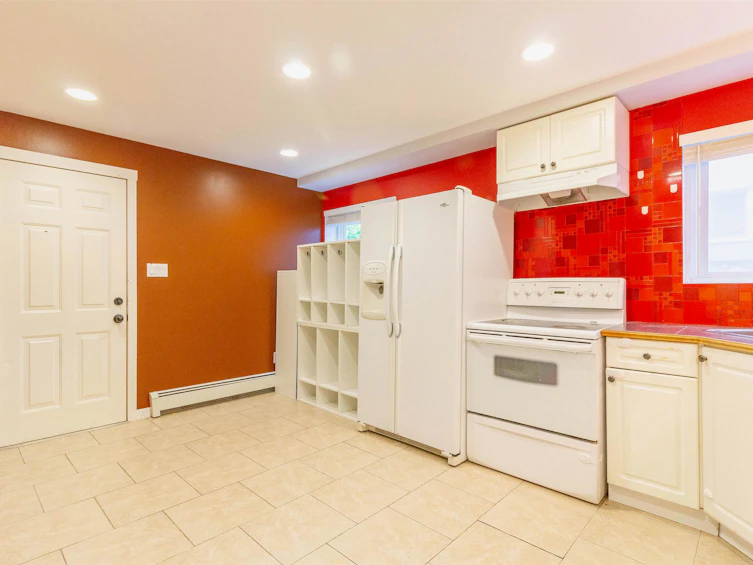 111 N Fell Avenue, Burnaby, BC, V5B 1L3 - 27