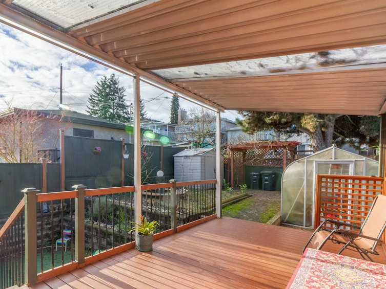 111 N Fell Avenue, Burnaby, BC, V5B 1L3 - 33