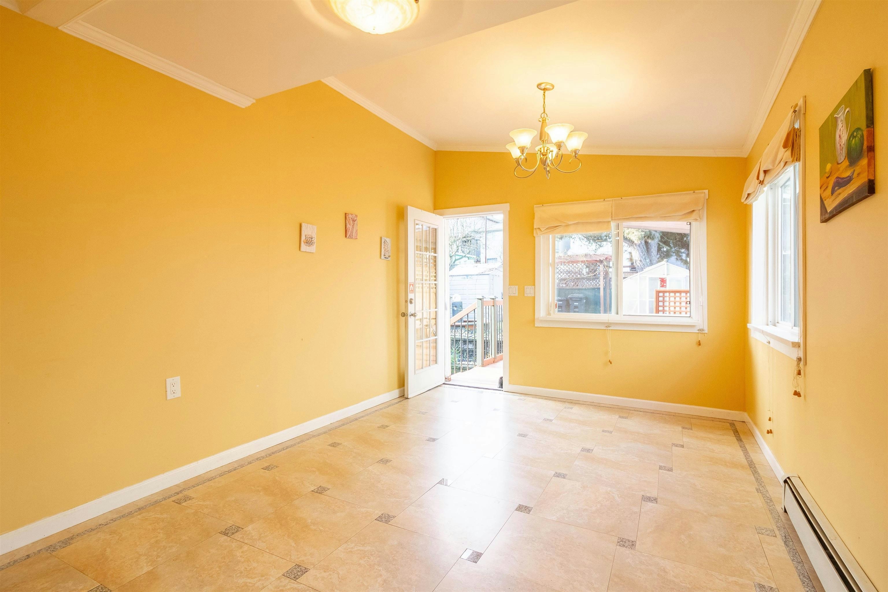 111 N Fell Avenue, Burnaby, BC, V5B 1L3 - 10