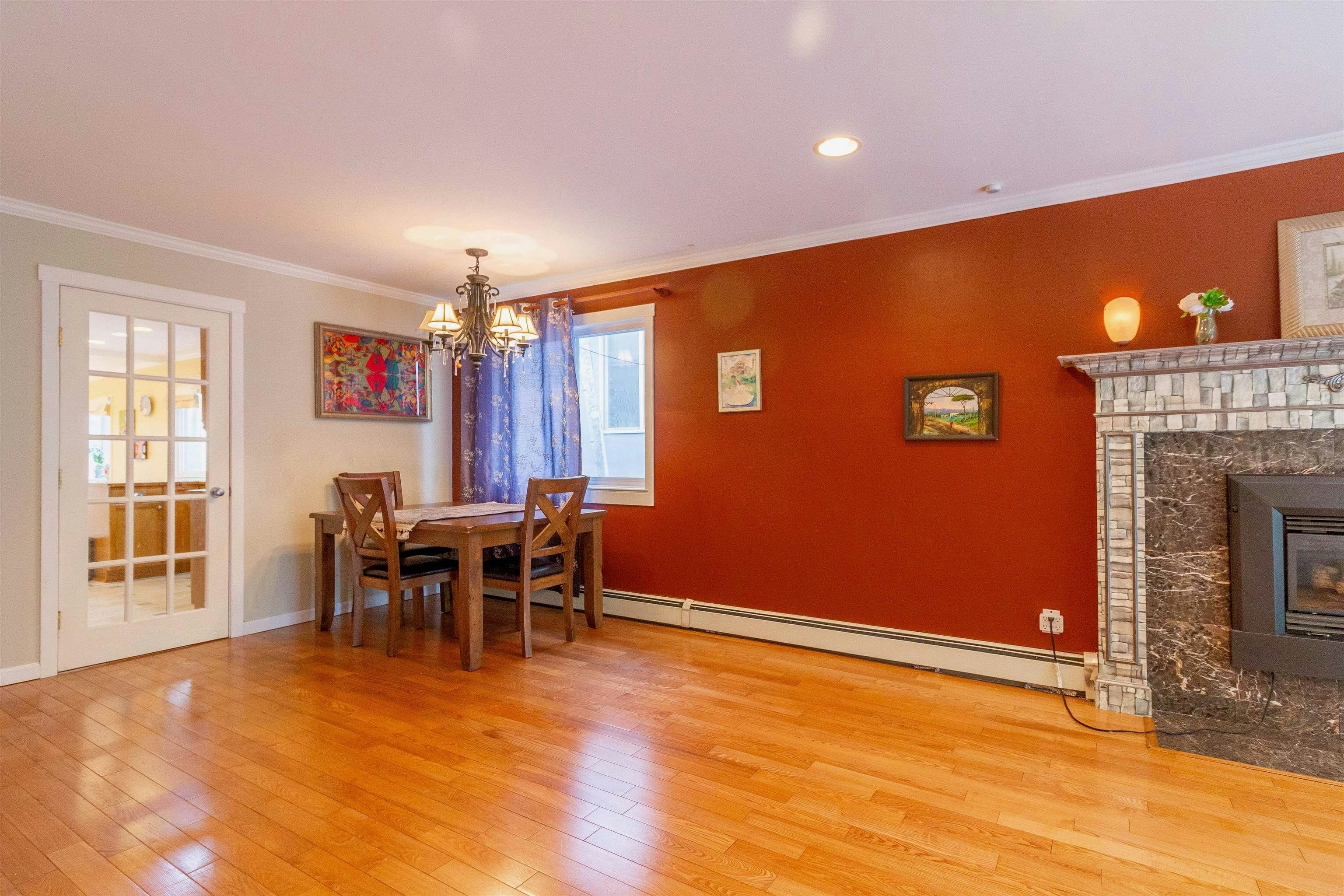 111 N Fell Avenue, Burnaby, BC, V5B 1L3 - 6