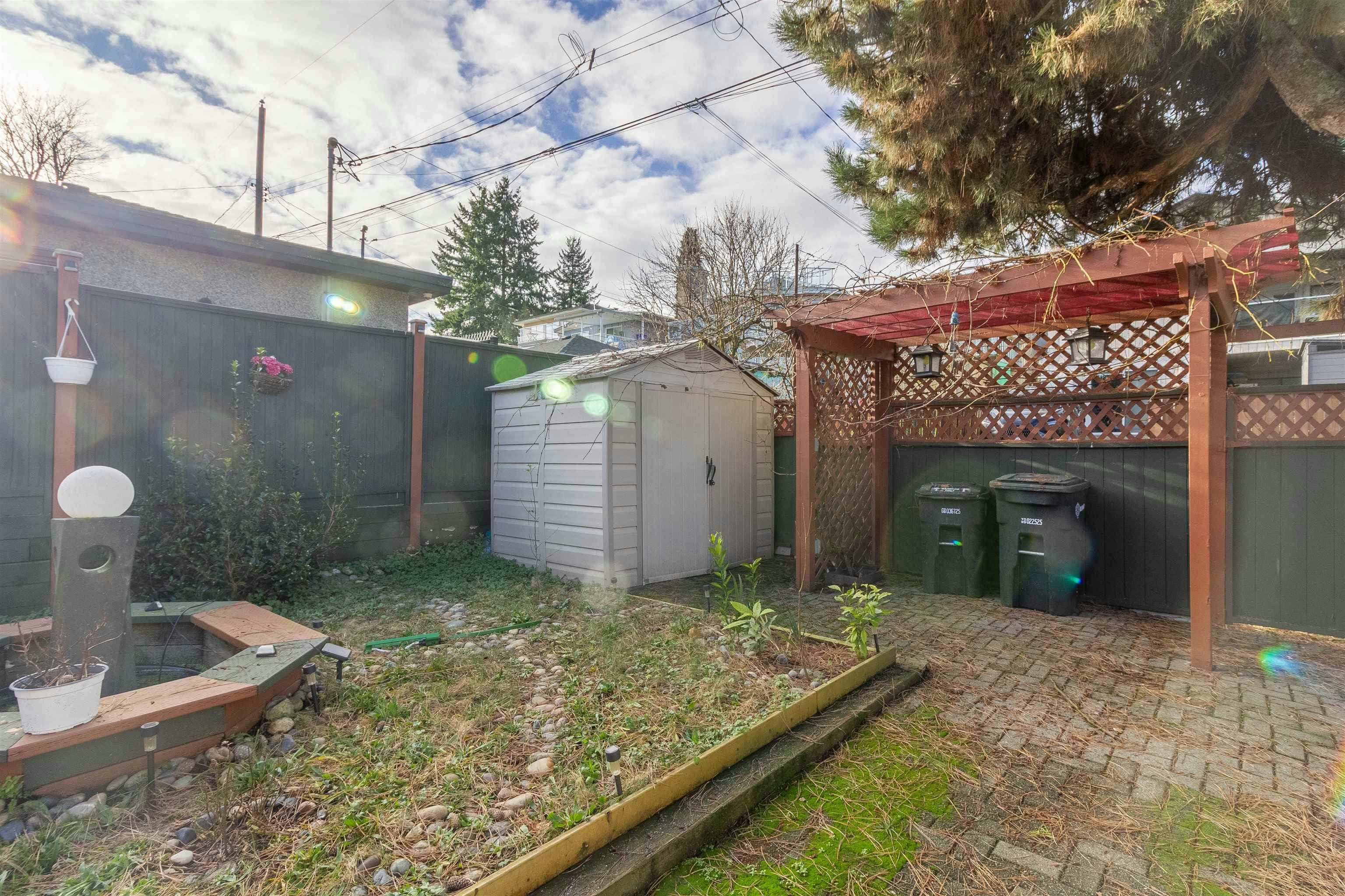 111 N Fell Avenue, Burnaby, BC, V5B 1L3 - 38