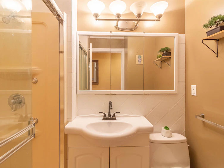 111 N Fell Avenue, Burnaby, BC, V5B 1L3 - 20