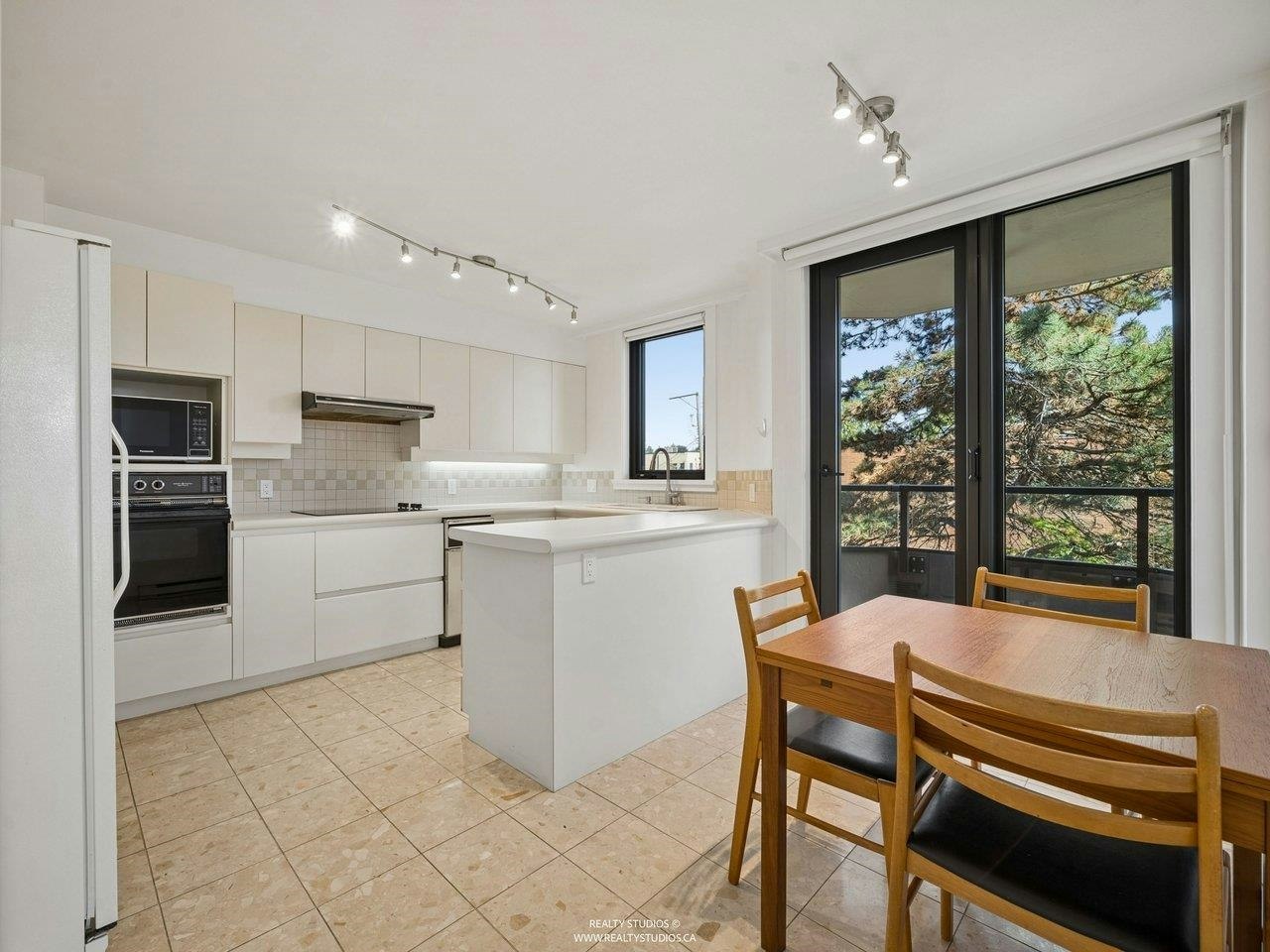 302-2189 W 42nd Avenue, Vancouver, BC, V6M 2B7 - 11