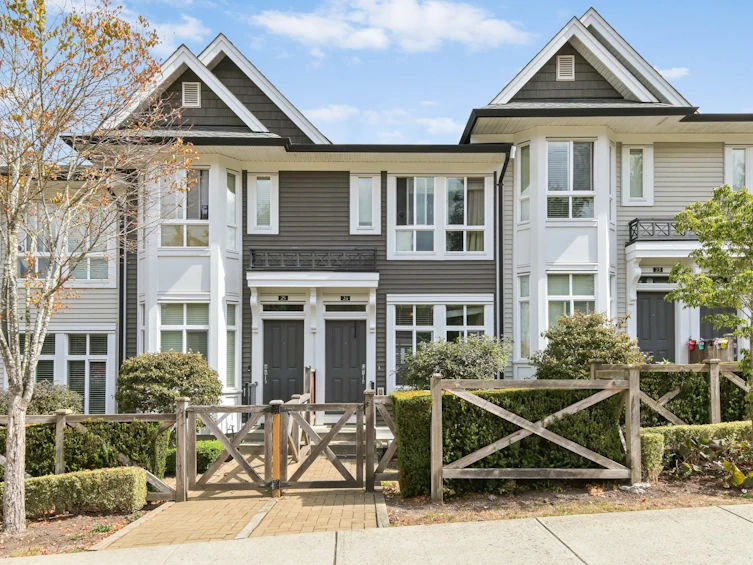24-14433 60 Avenue, Surrey, BC, V3S 1R4