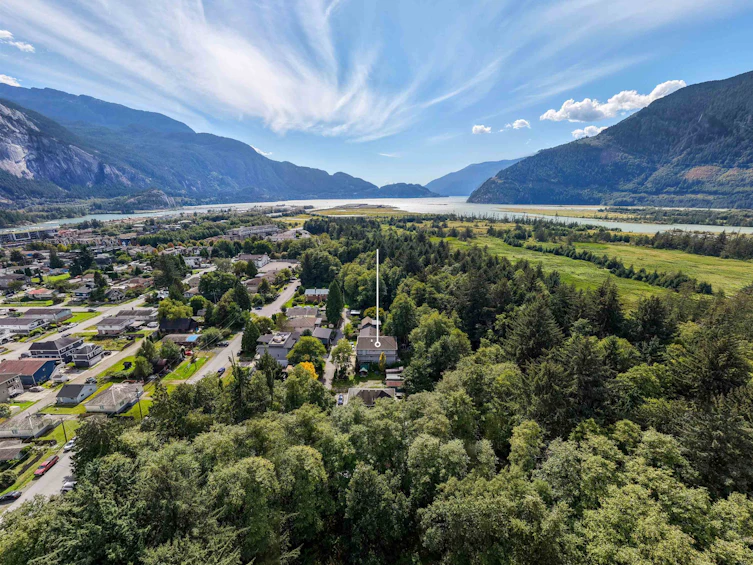 38030 Seventh Avenue, Squamish, BC, V8B 0J7 - 2