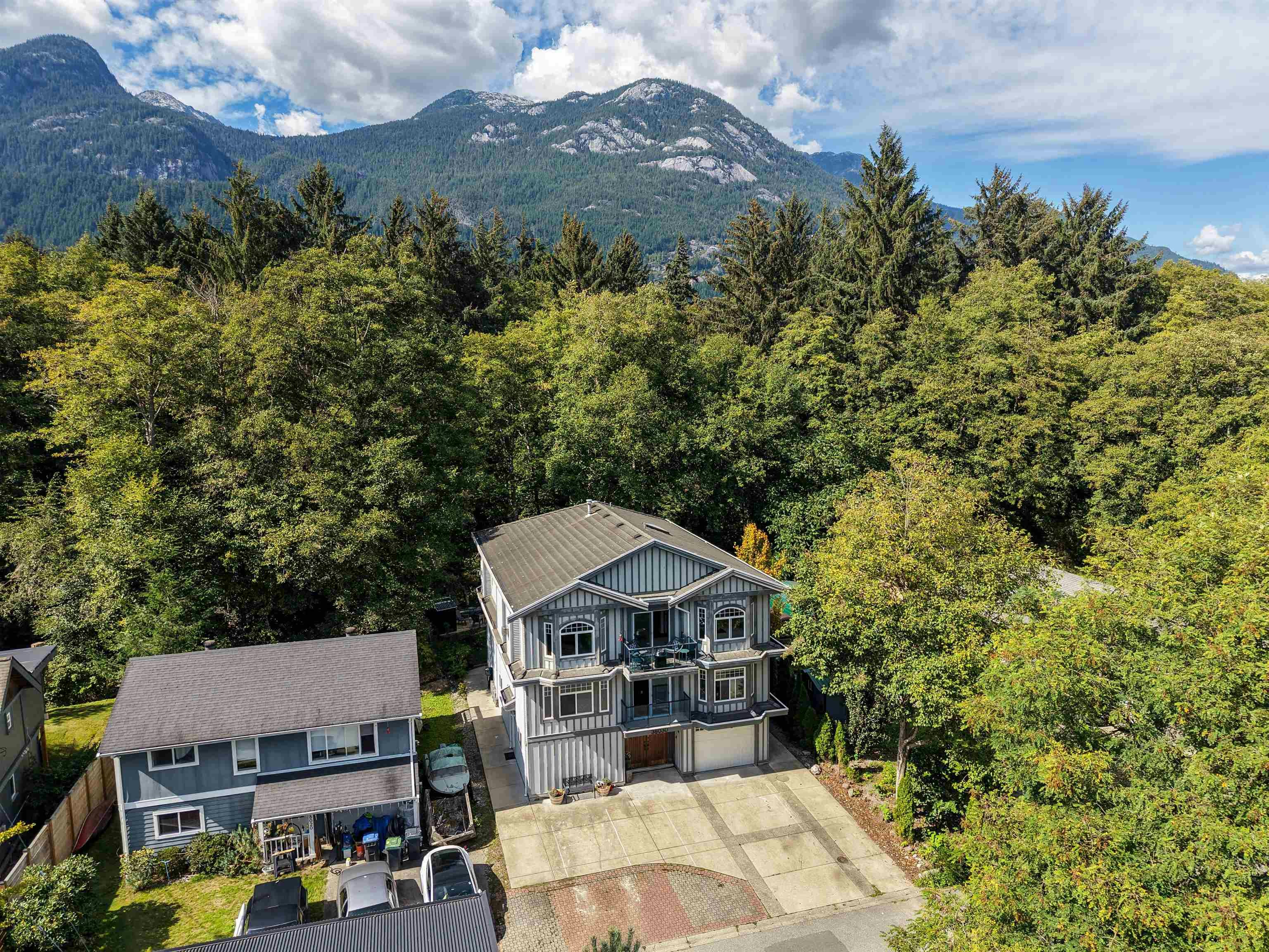 38030 Seventh Avenue, Squamish, BC, V8B 0J7 - 38