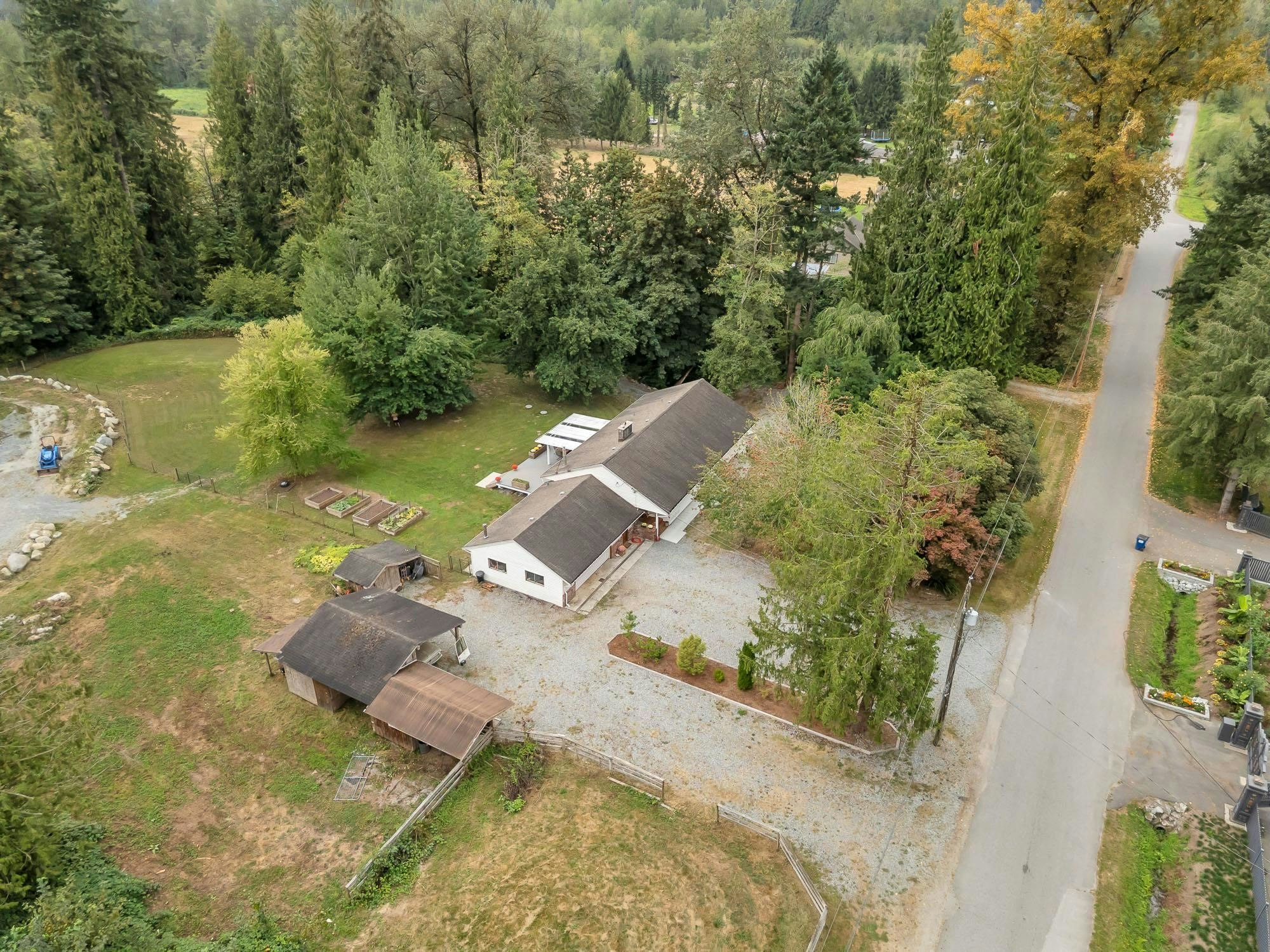 24320 116 Avenue, Maple Ridge, BC, V4R 1L7 - 2