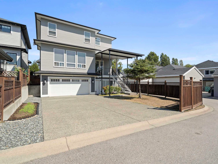 20576 70 Avenue, Langley, BC, V2Y 0W4 - 3