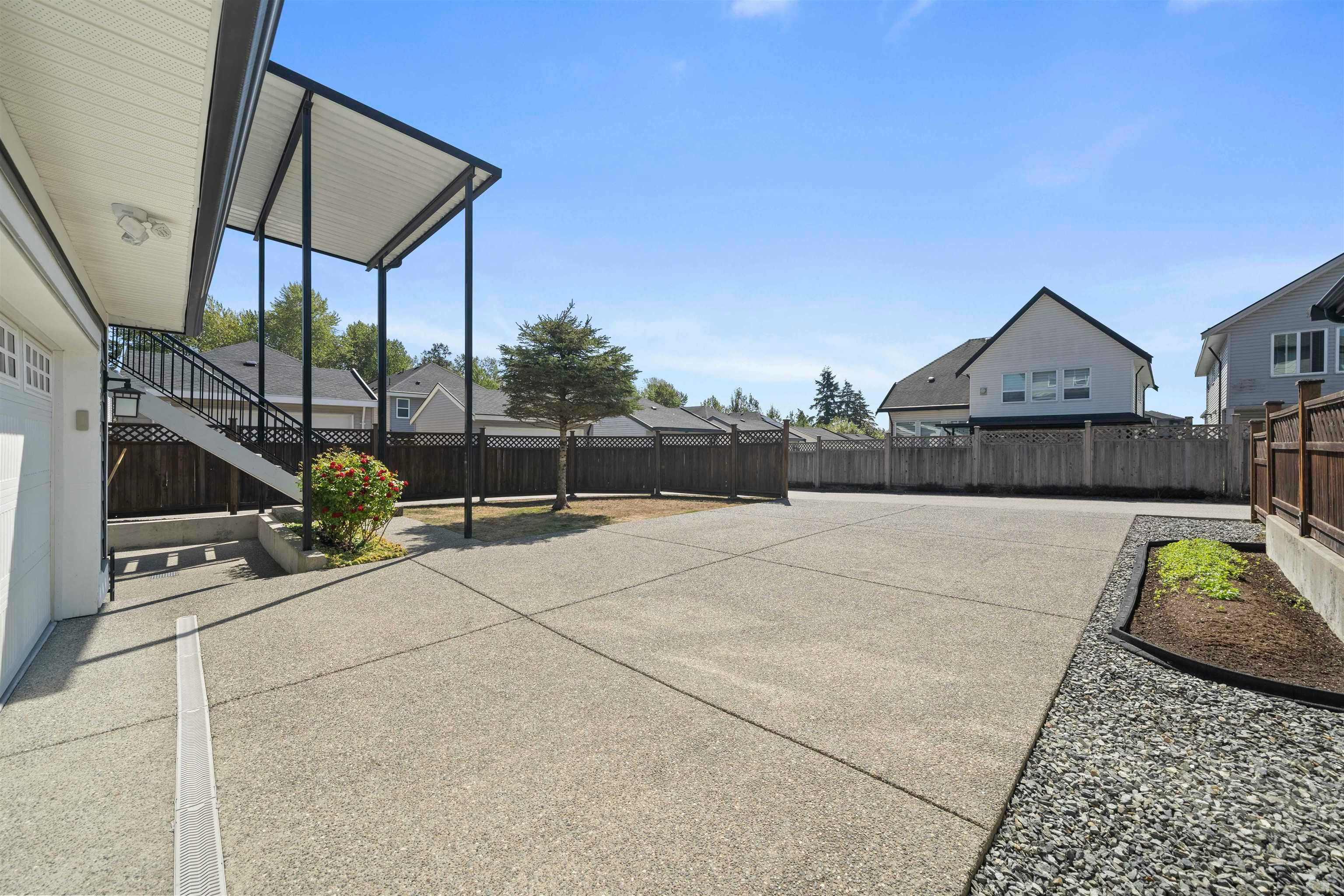 20576 70 Avenue, Langley, BC, V2Y 0W4 - 34