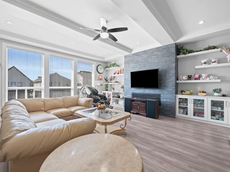 20576 70 Avenue, Langley, BC, V2Y 0W4