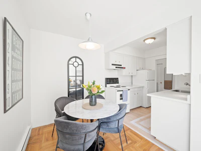504-1750 Esquimalt Avenue - 5