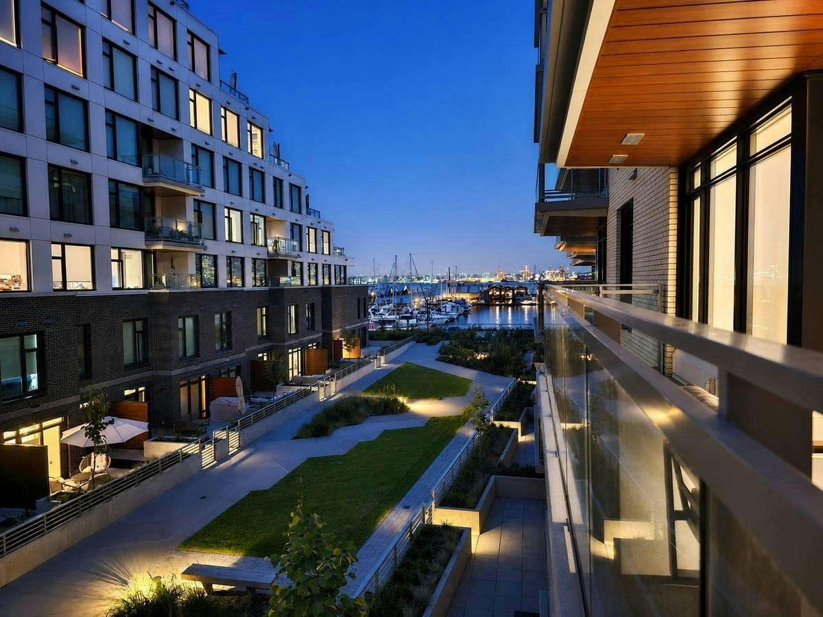 310-777 Harbour Way, North Vancouver, BC, V6P 0G1 - 2