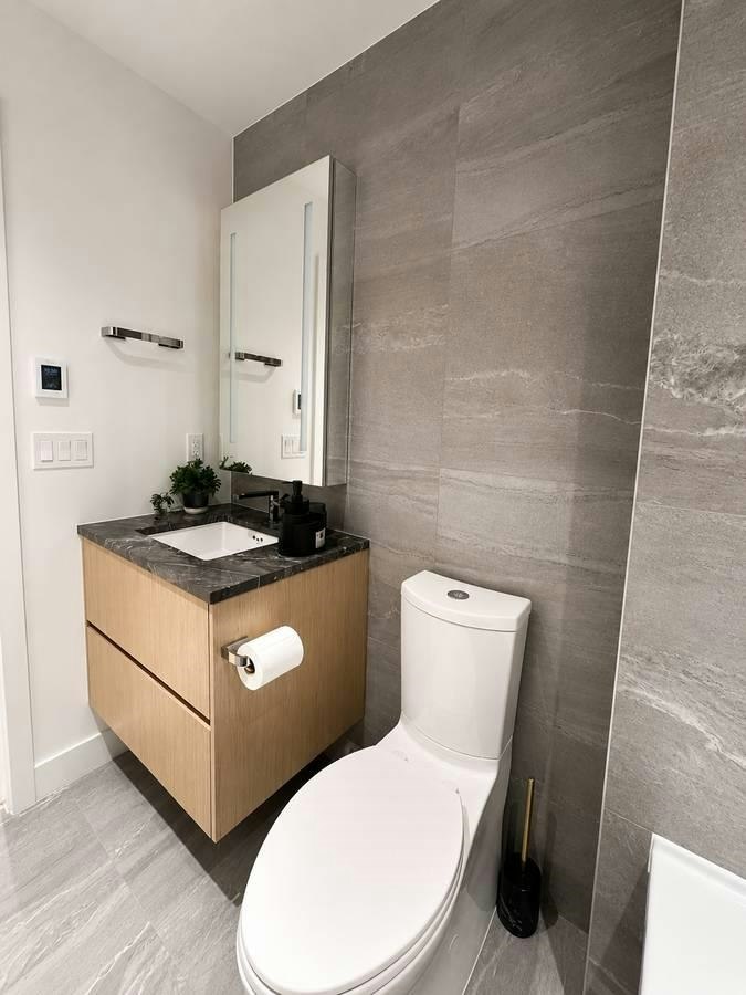 310-777 Harbour Way, North Vancouver, BC, V6P 0G1 - 11
