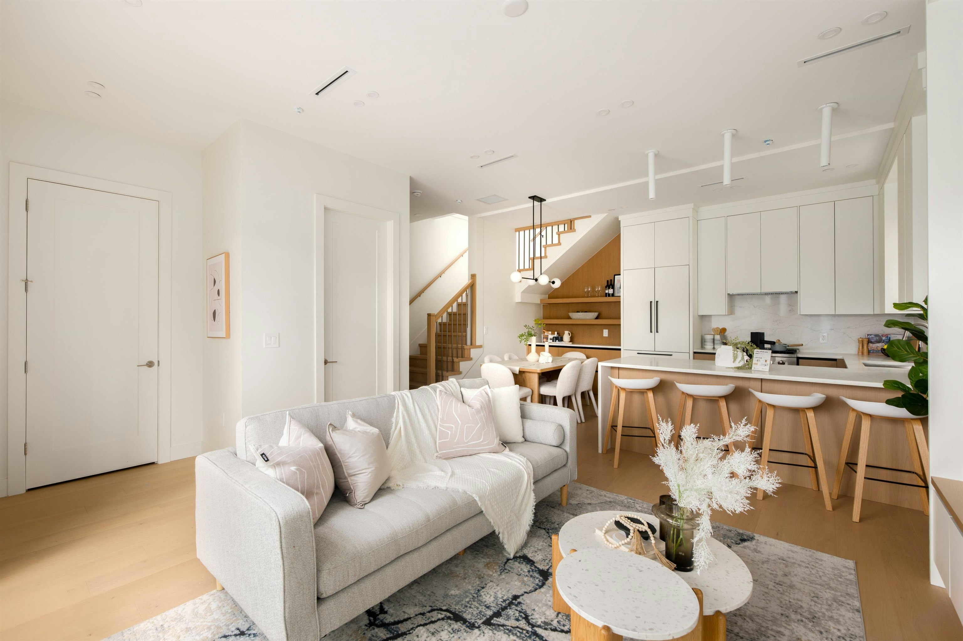 1-3645 Dundas Street, Vancouver, BC, V5K 1S3 - 4