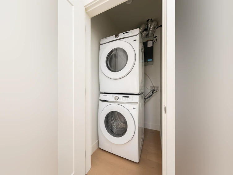1-3645 Dundas Street, Vancouver, BC, V5K 1S3 - 19