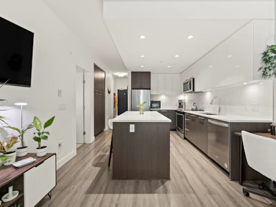 110-2382 Atkins Avenue - 5