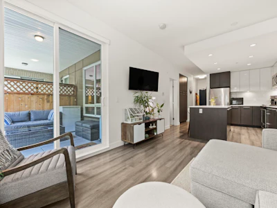 110-2382 Atkins Avenue - 4