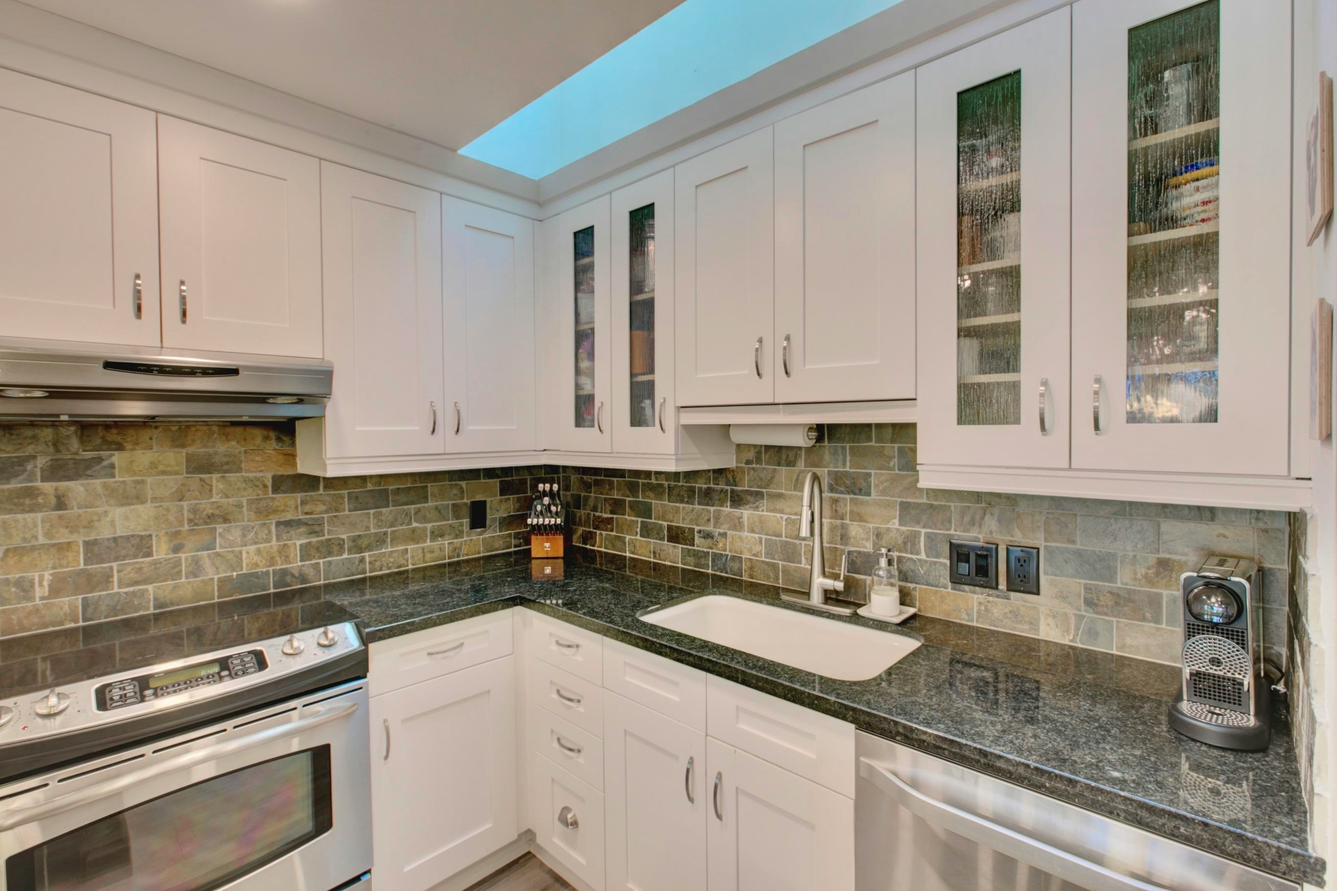 1360 W 8th Avenue, Vancouver, BC, V6H 4A6 - 12