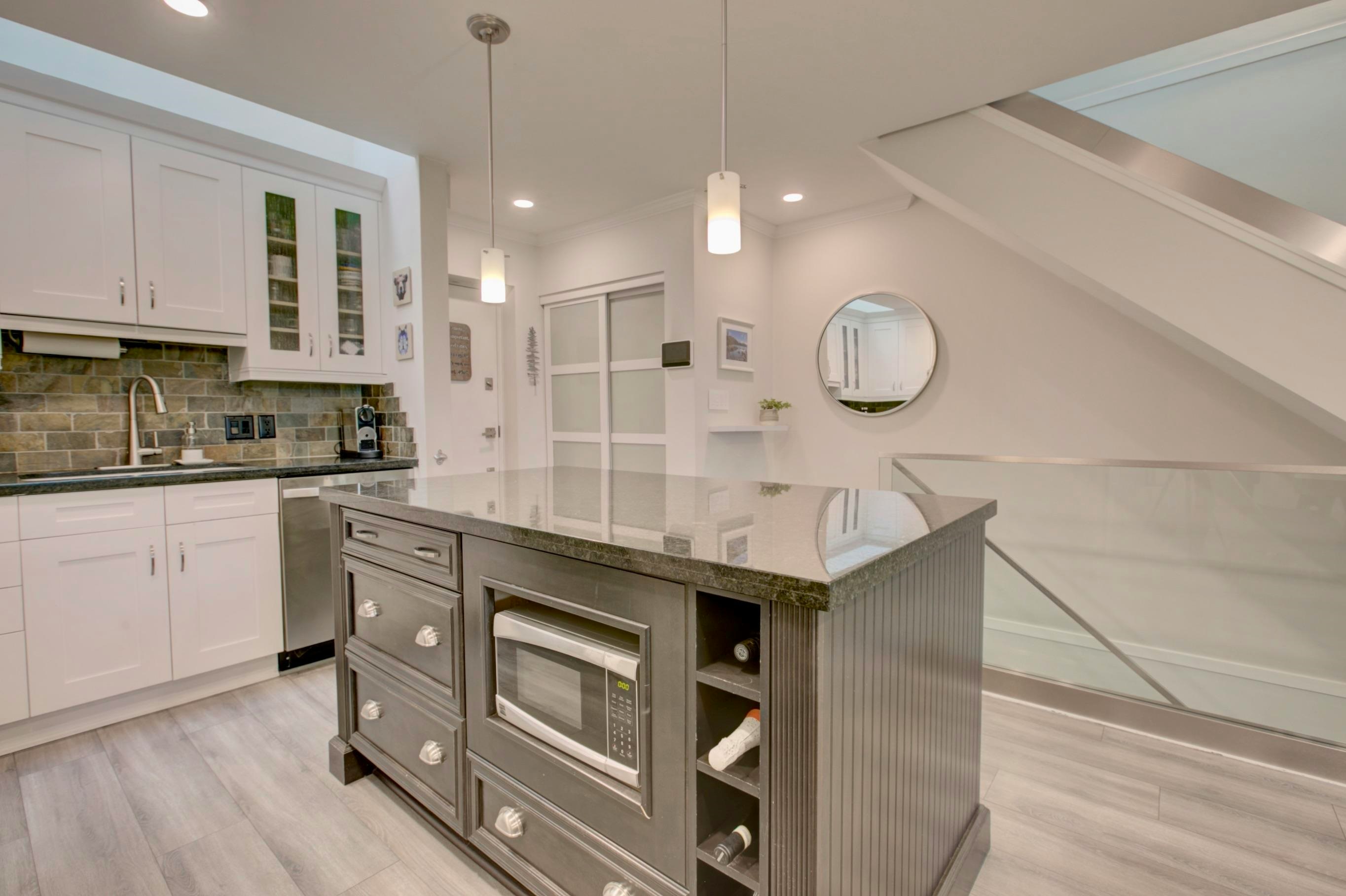 1360 W 8th Avenue, Vancouver, BC, V6H 4A6 - 9