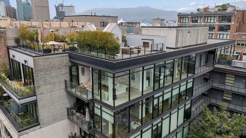 PH 602-12 Water Street, Vancouver, BC, V6B 1A5