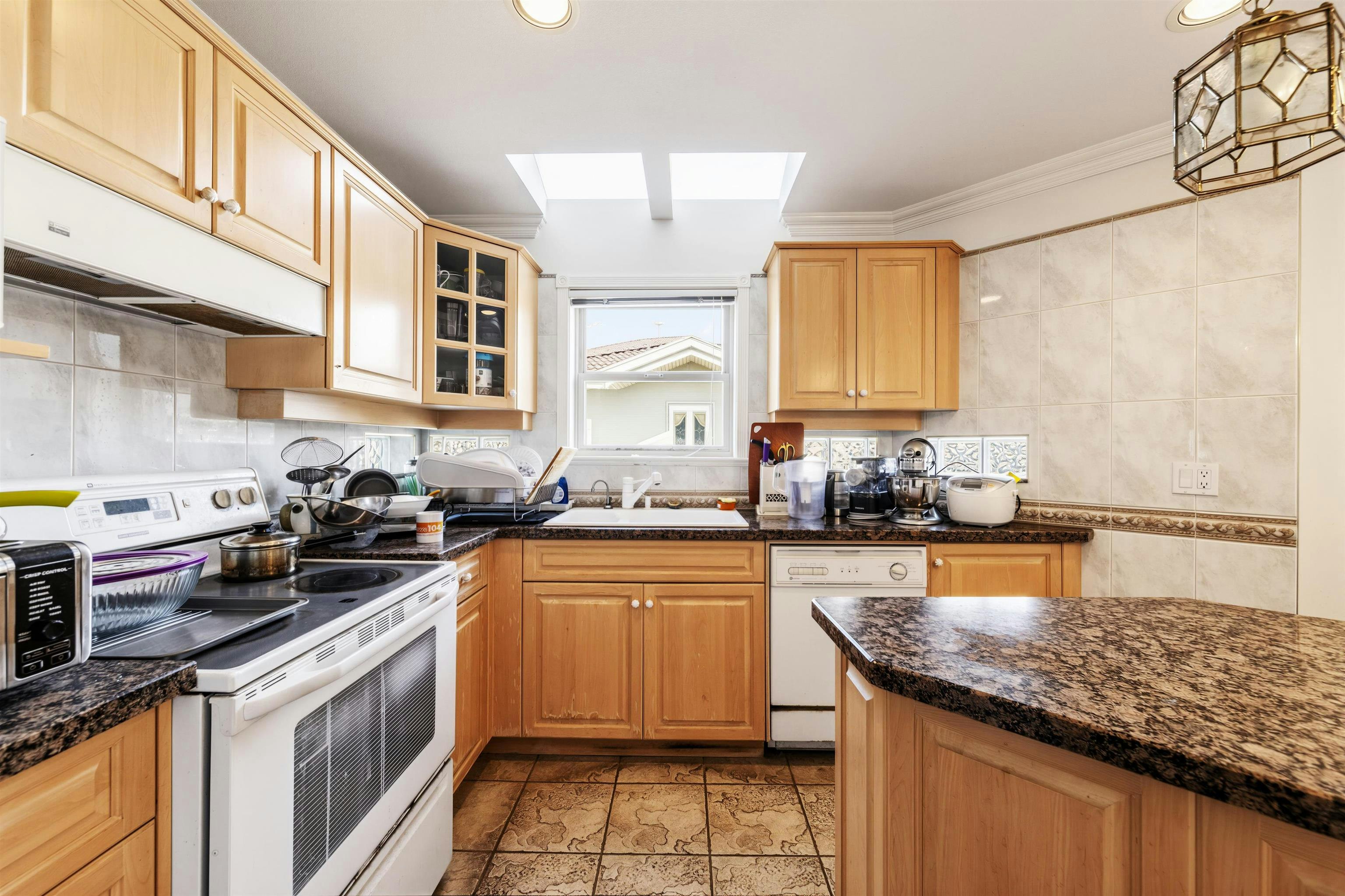 4993 Venables Street, Burnaby, BC, V5B 1X8 - 8