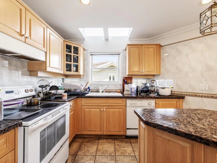 4993 Venables Street, Burnaby, BC, V5B 1X8 - 8