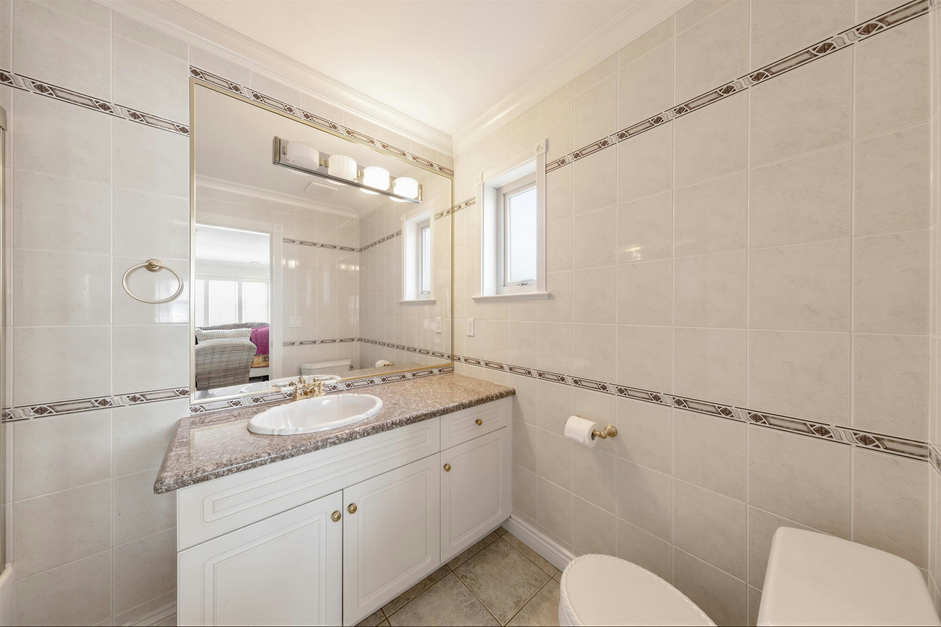 4993 Venables Street, Burnaby, BC, V5B 1X8 - 16