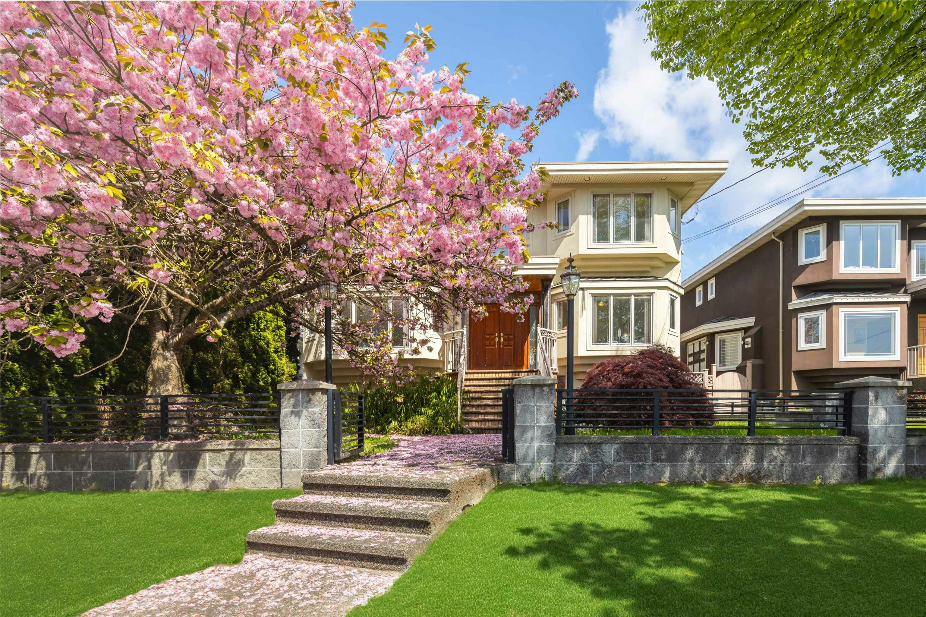 4993 Venables Street, Burnaby, BC, V5B 1X8 - 2