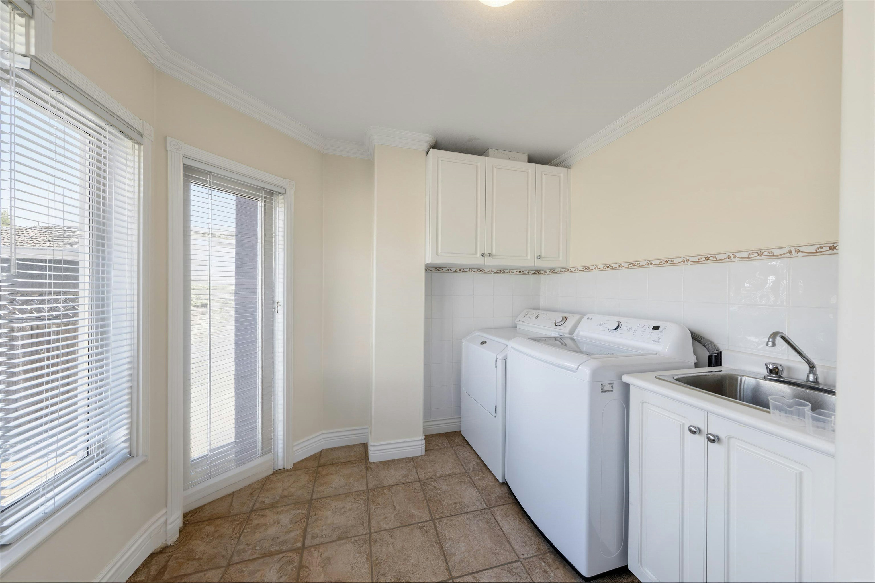 4993 Venables Street, Burnaby, BC, V5B 1X8 - 21