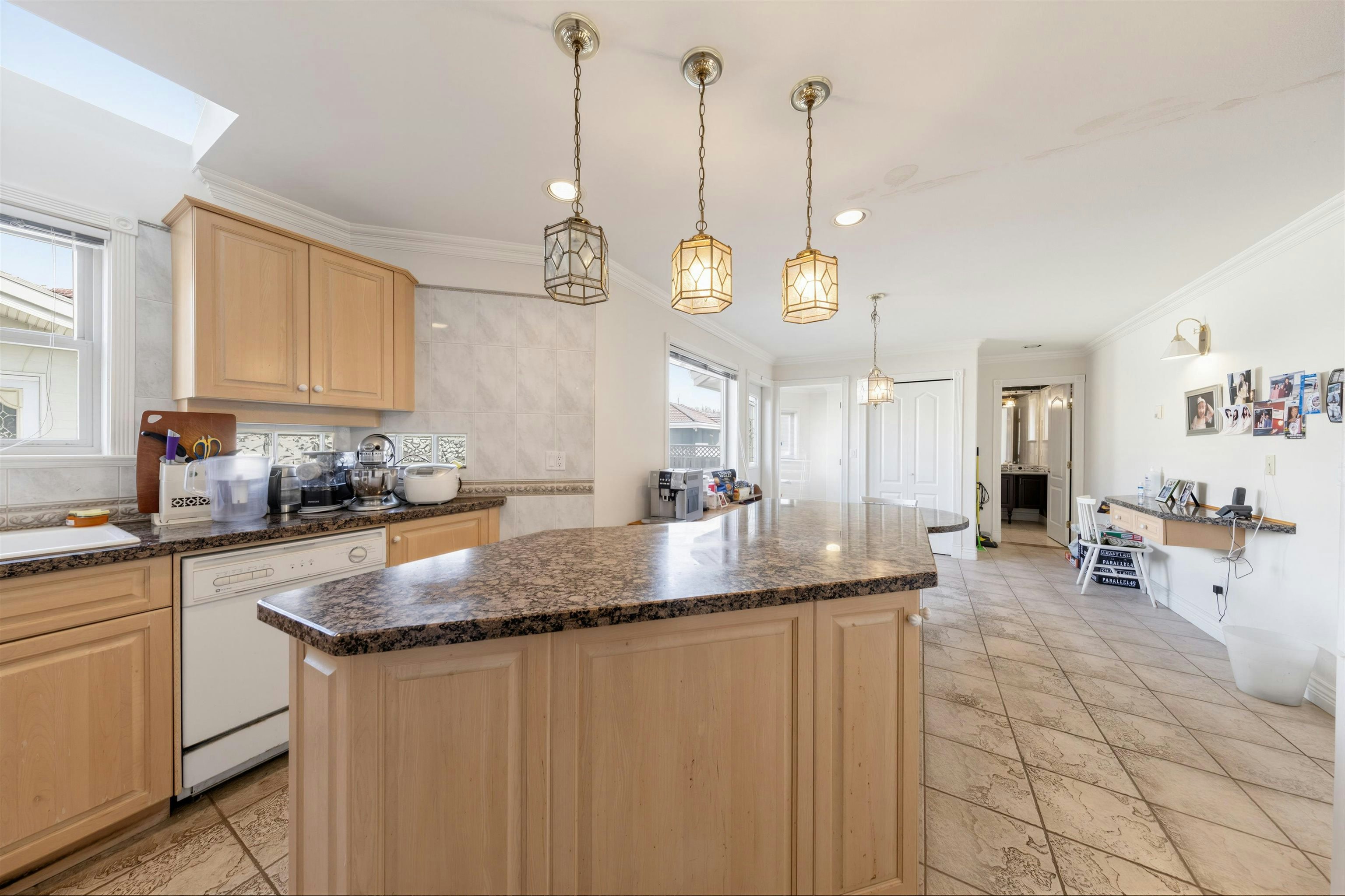 4993 Venables Street, Burnaby, BC, V5B 1X8 - 9