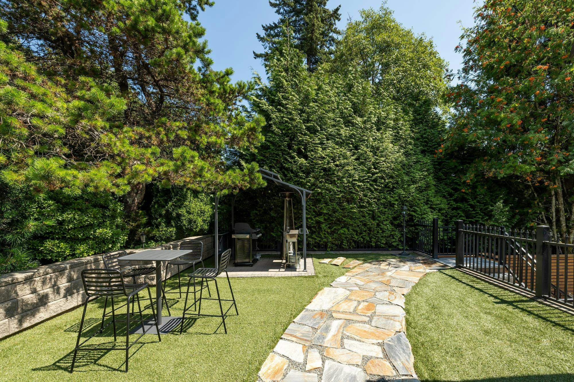 1924 Fulton Avenue - 5