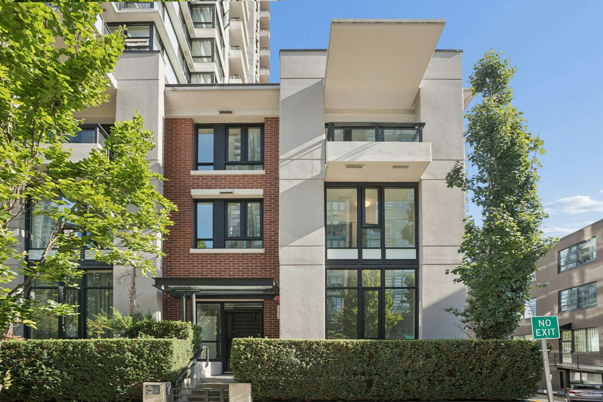 TH938 Homer Street, Vancouver, BC, V6B 1T7