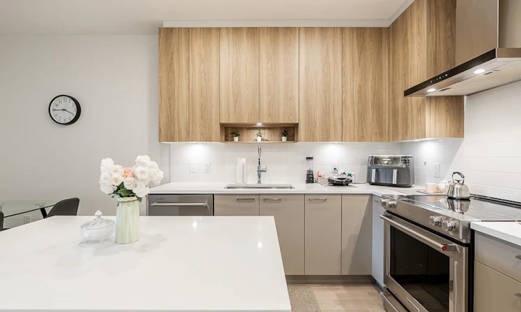 101-7588 16th Street