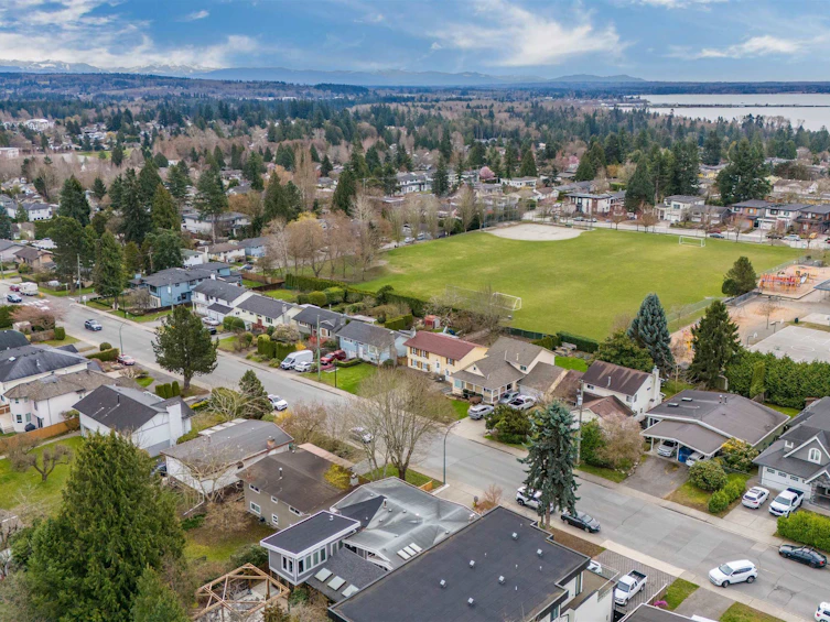 15894 Thrift Avenue, Surrey, BC, V4B 2M8 - 5