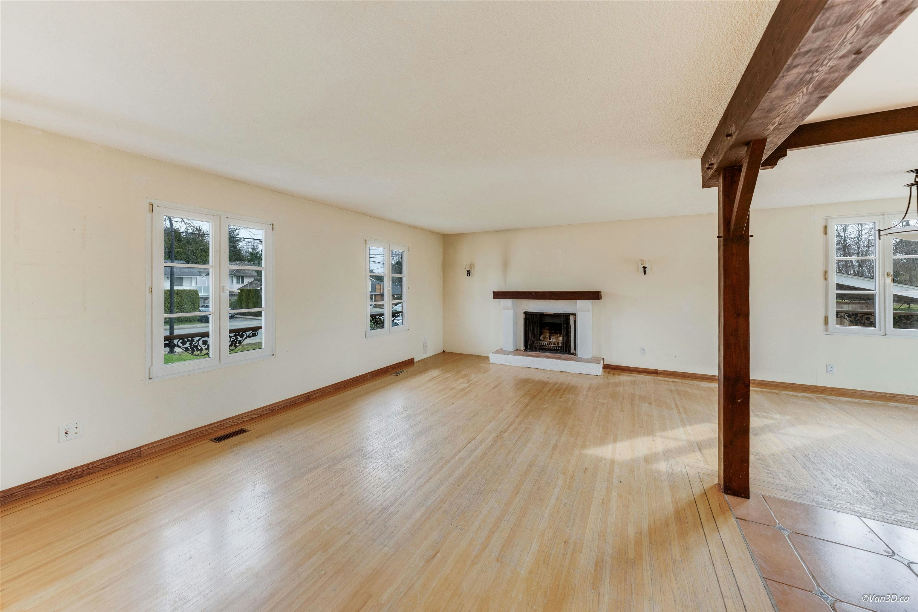 15894 Thrift Avenue, Surrey, BC, V4B 2M8 - 13