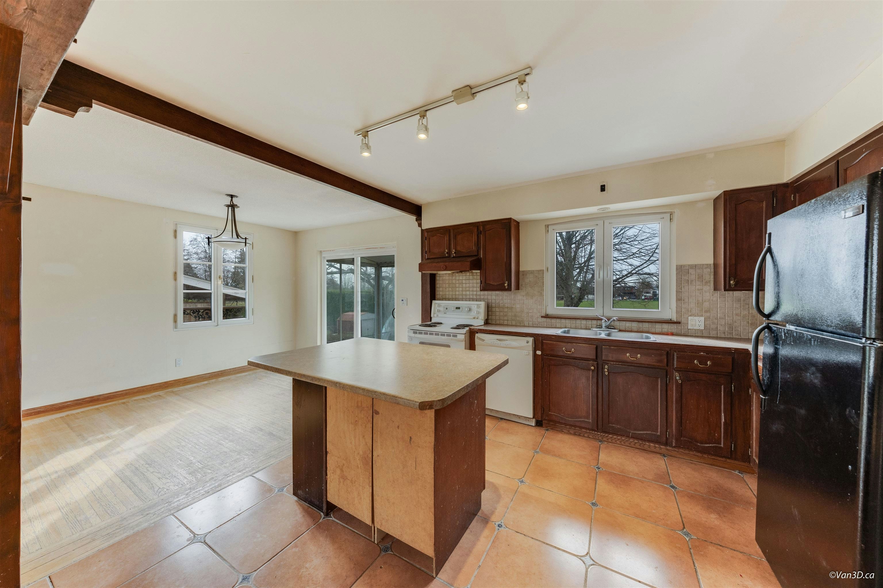 15894 Thrift Avenue, Surrey, BC, V4B 2M8 - 17