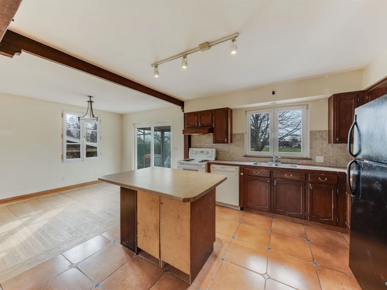 15894 Thrift Avenue, Surrey, BC, V4B 2M8 - 17