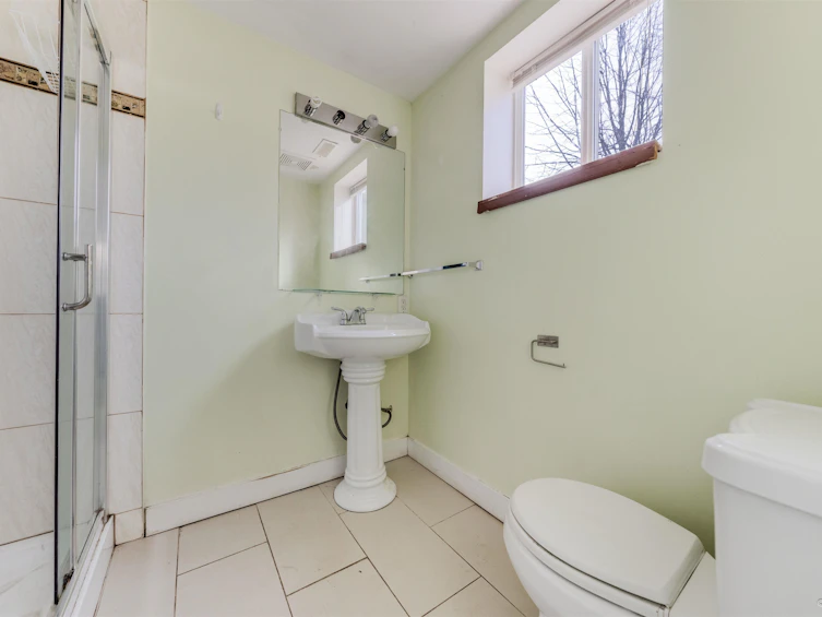 15894 Thrift Avenue, Surrey, BC, V4B 2M8 - 40