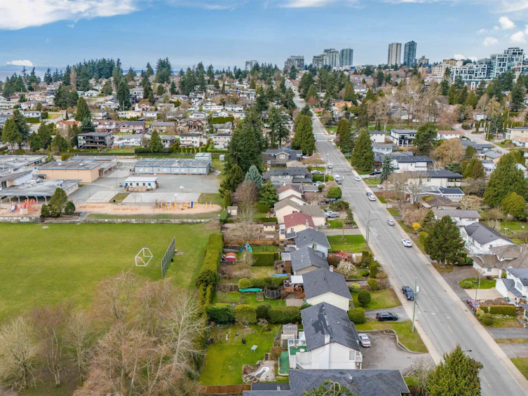 15894 Thrift Avenue, Surrey, BC, V4B 2M8 - 6