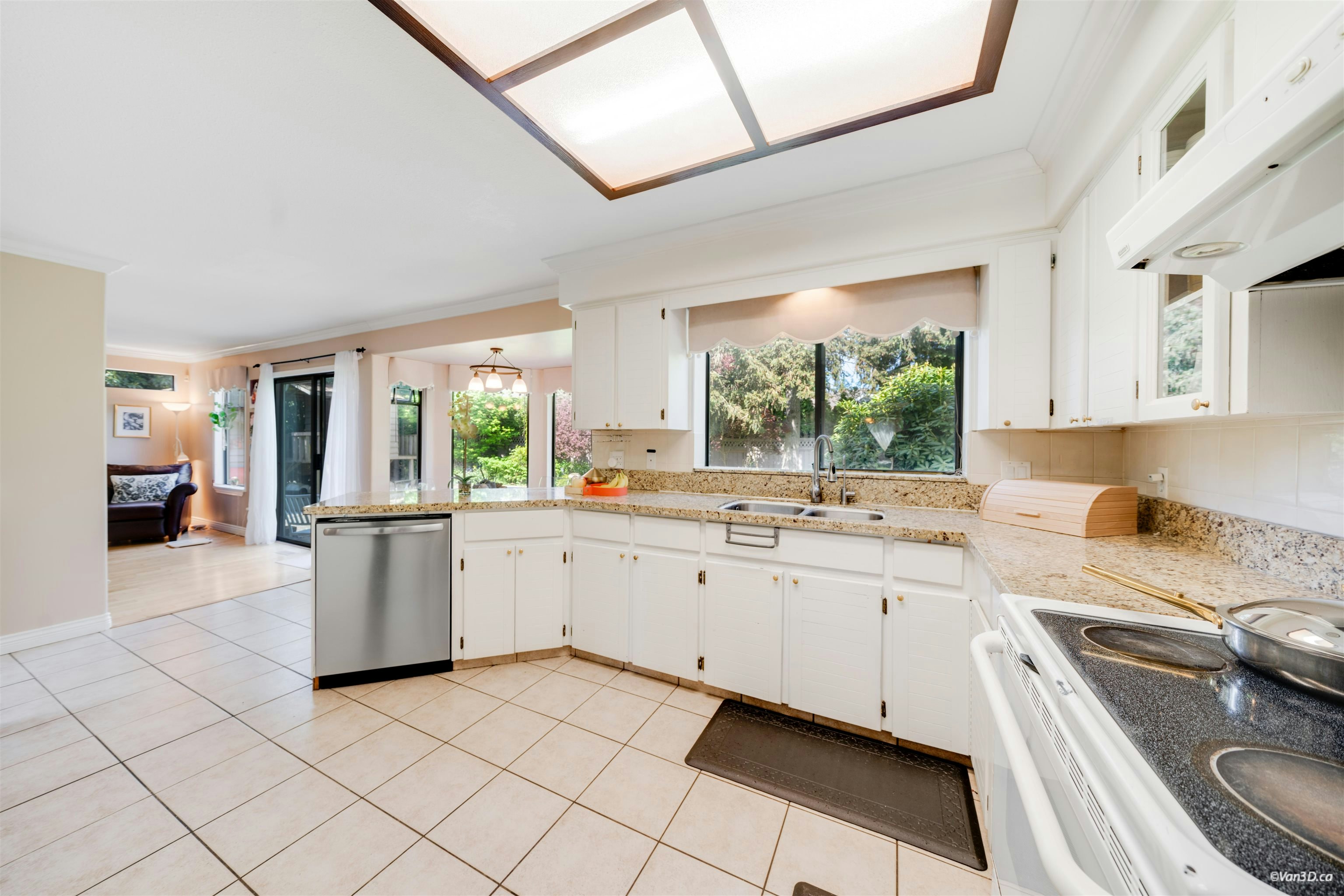 14937 20a Avenue, Surrey, BC, V4A 8G1 - 15