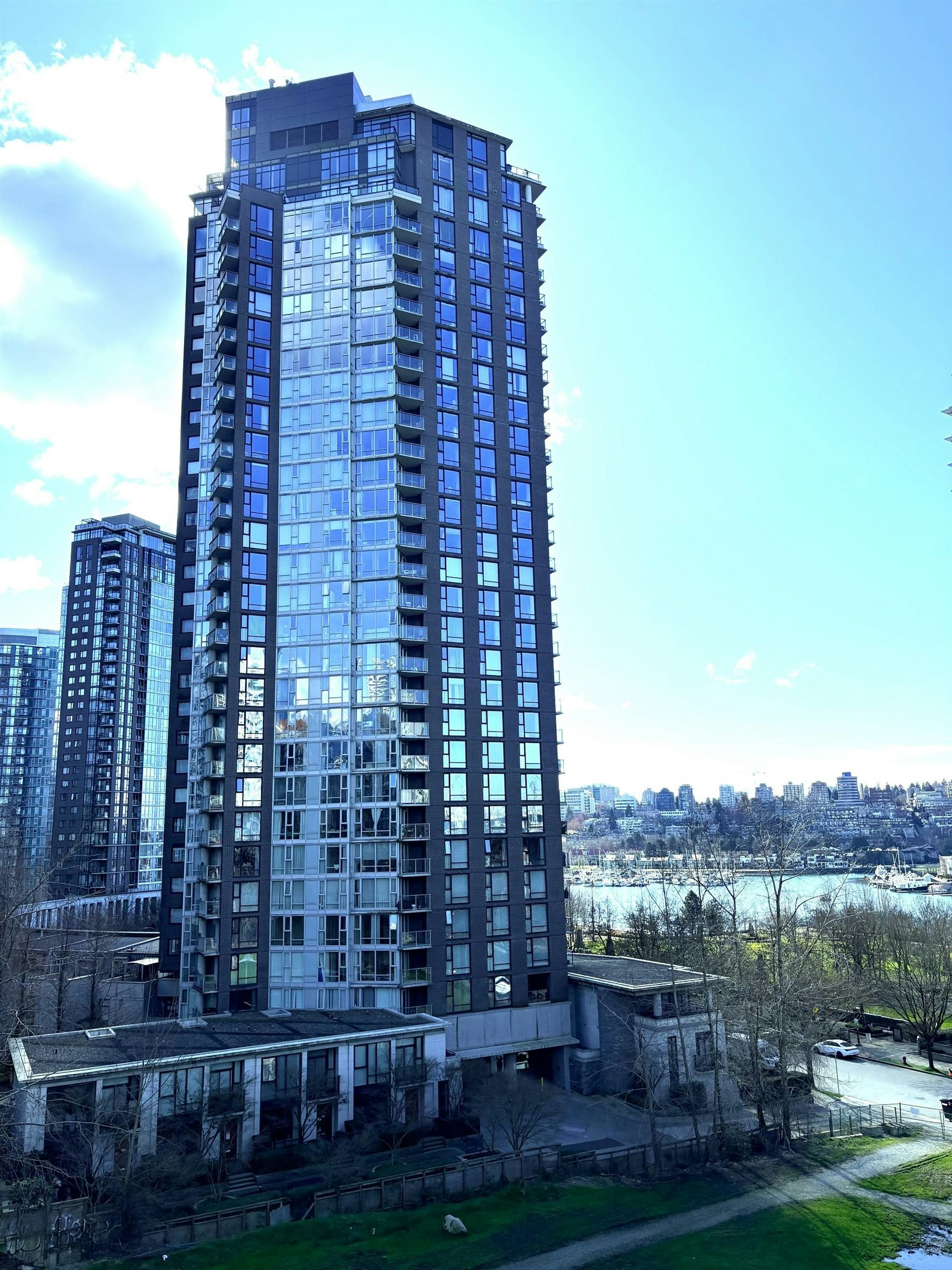 607-583 Beach Crescent, Vancouver, BC, V6Z 3E6 - 3