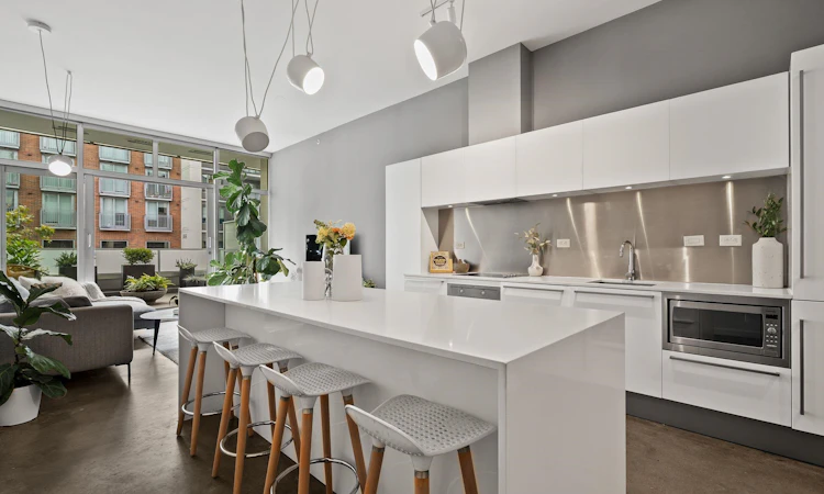 409-53 W Hastings Street
