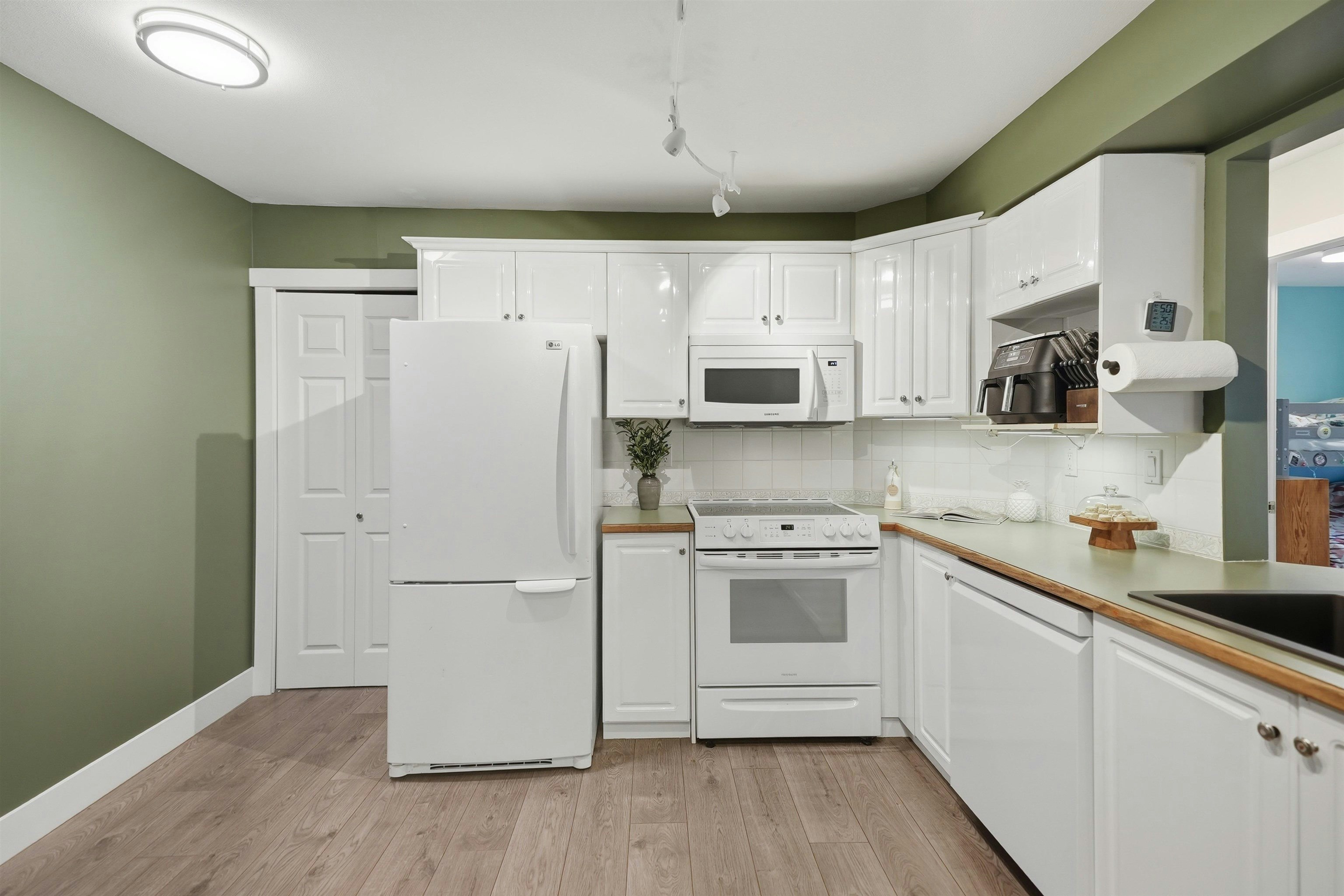 101-6557 121 Street, Surrey, BC, V3W 1E7 - 14