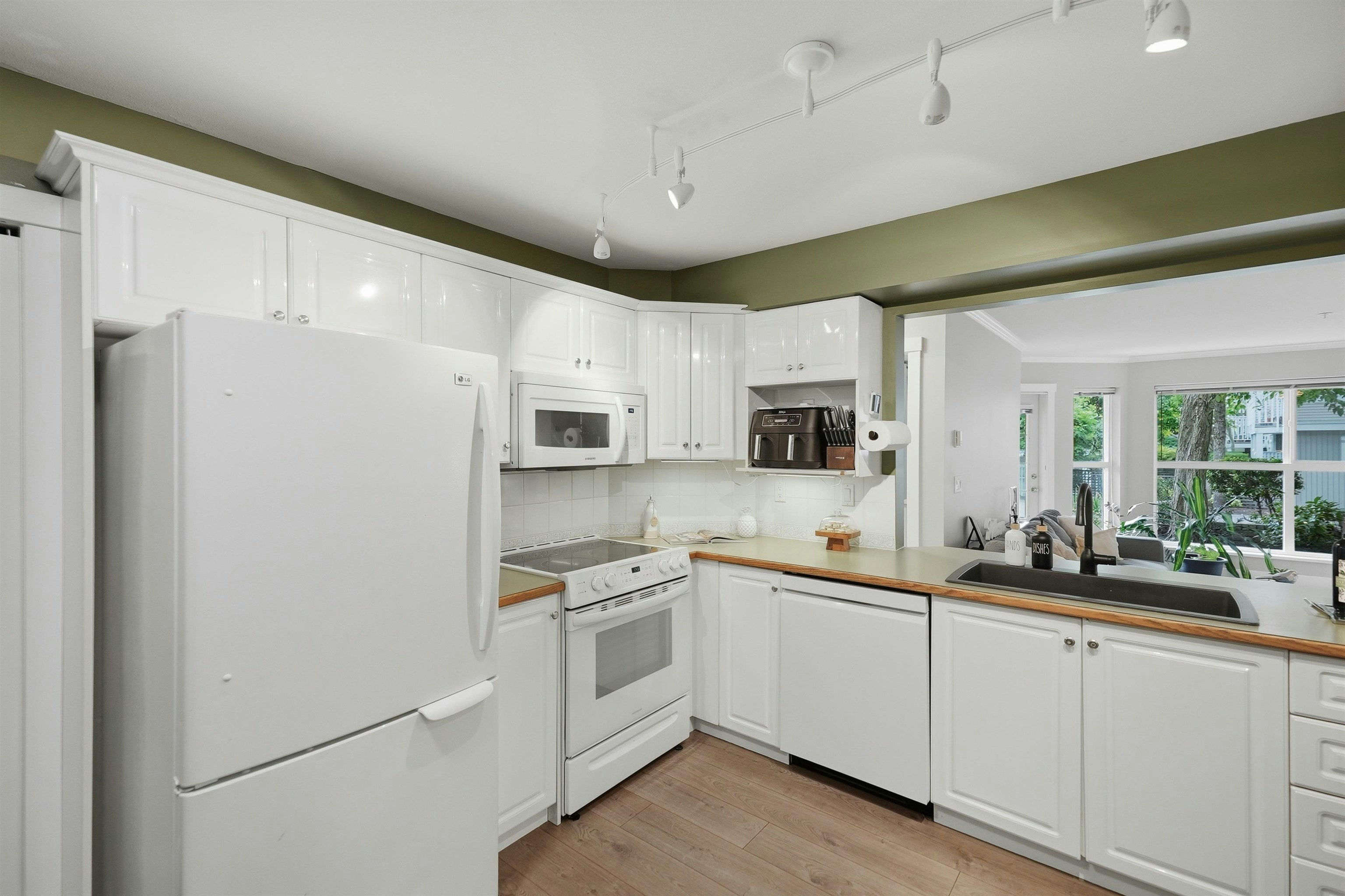 101-6557 121 Street, Surrey, BC, V3W 1E7 - 15